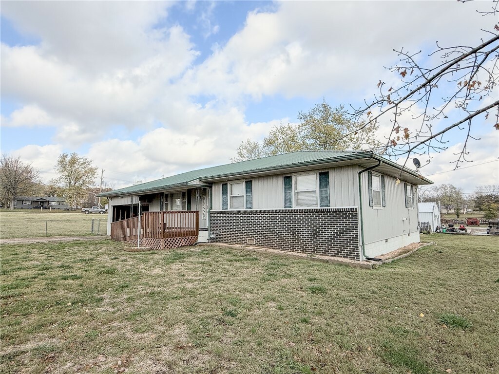 Property Photo:  102 S Washburn Street  MO 65647 