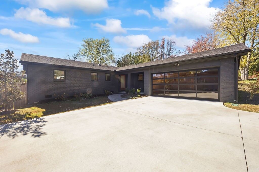 Property Photo:  1341 E Cardinal Drive  AR 72703 