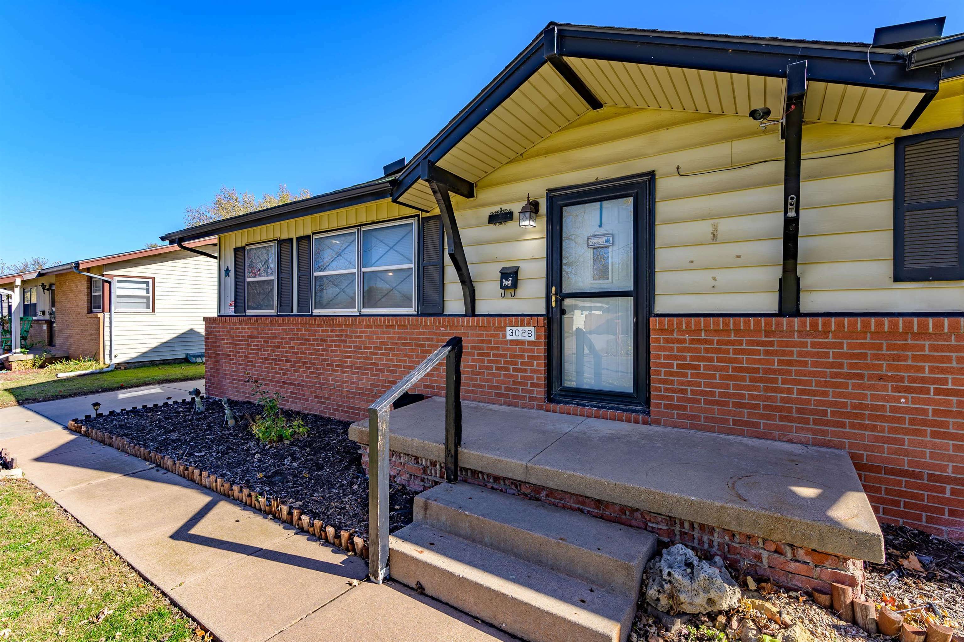 Property Photo:  3028 S Bennett Ave  KS 67217 