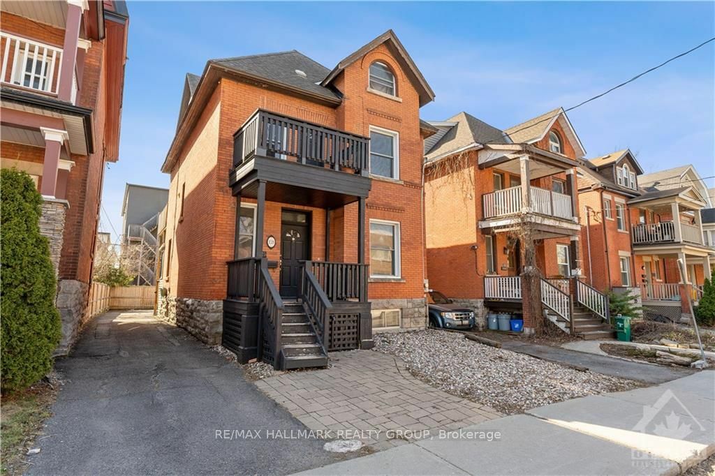 Photo de la propriété:  128 Flora St  ON K1R 5R5 