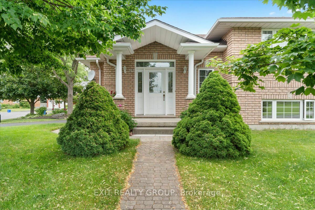 Property Photo:  352 Bridge St W  ON K8P 5H1 