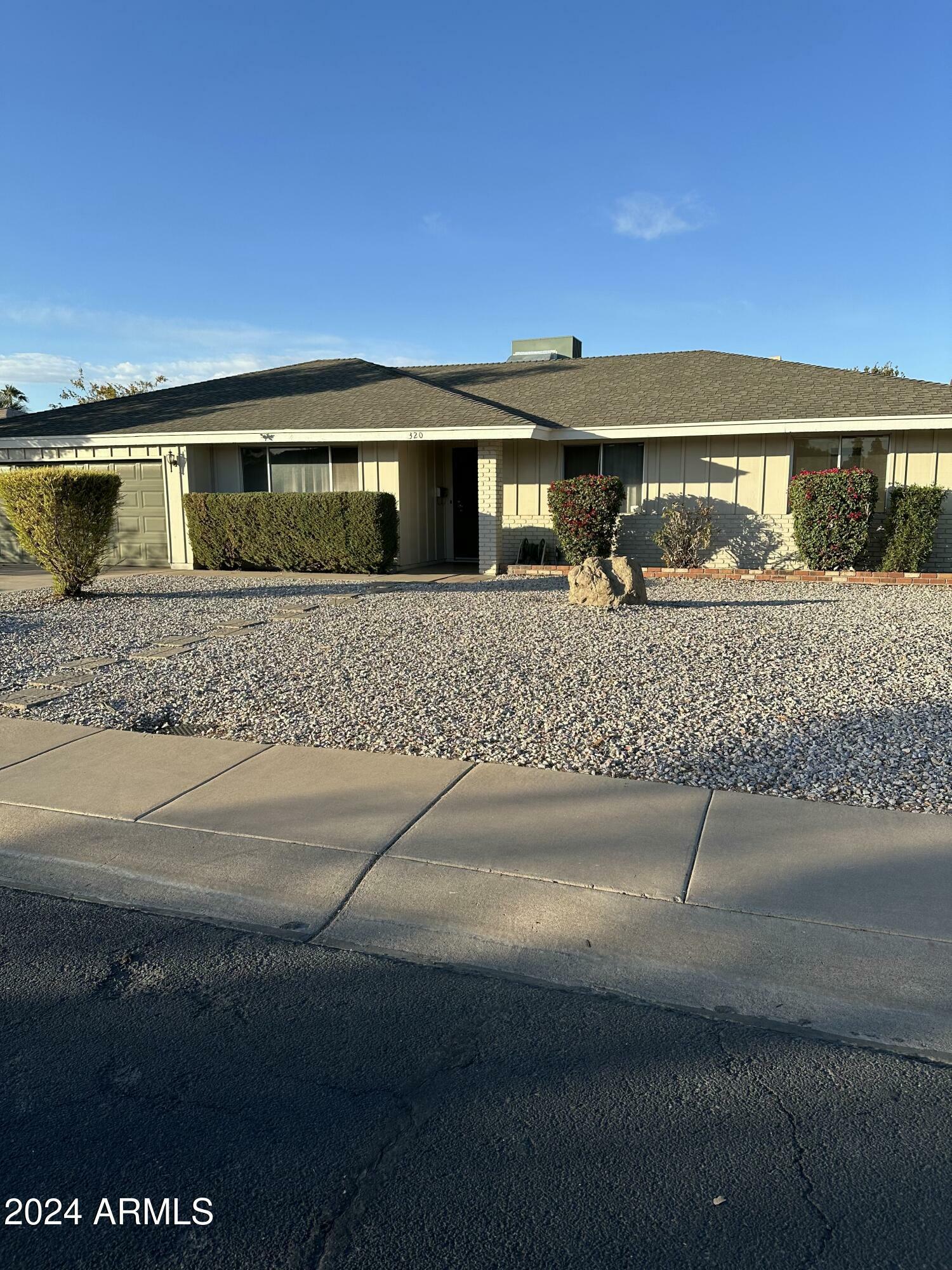 Property Photo:  320 E Ellis Drive  AZ 85282 