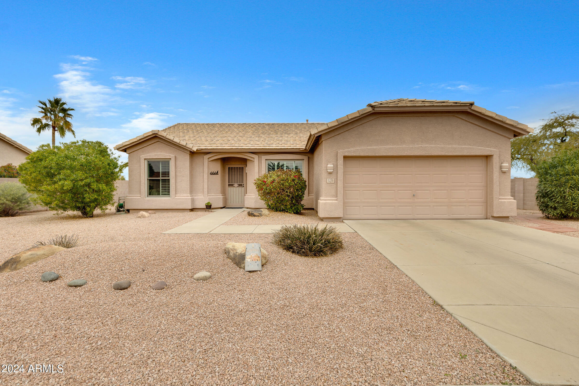 Property Photo: 1274 E Waterview Place AZ 85249
