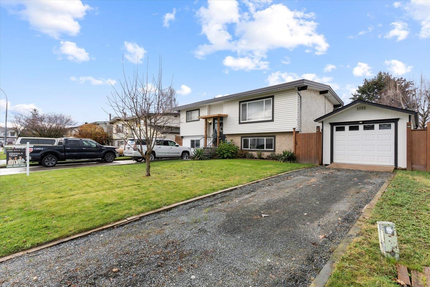 8695 Baker Drive  Chilliwack BC V2P 7A3 photo