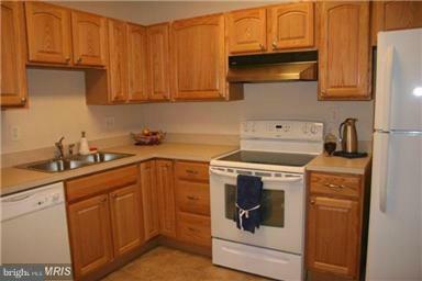 Property Photo:  7226 Jillspring Court 28C  VA 22152 