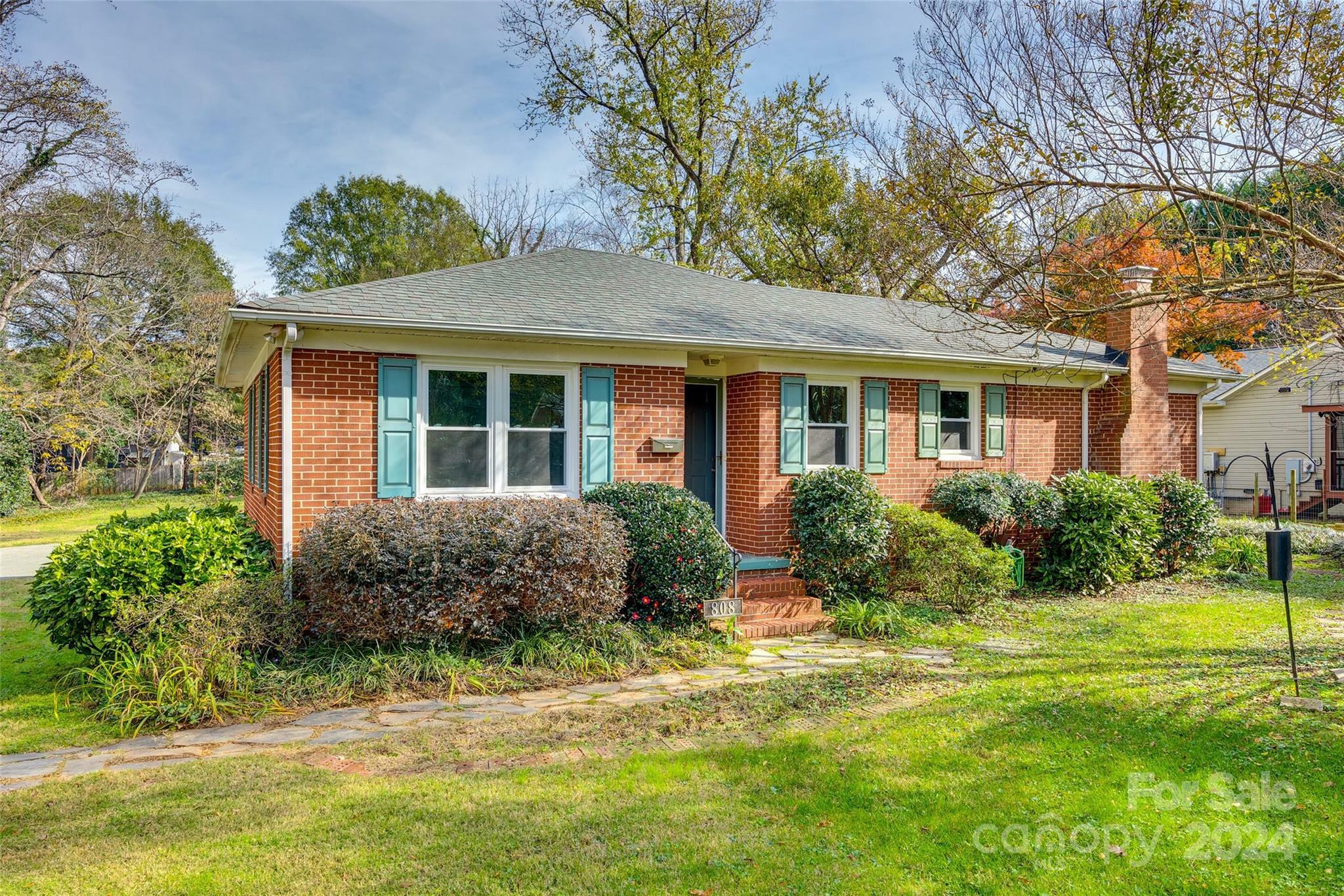 Property Photo:  808 N Main Street  NC 28098 