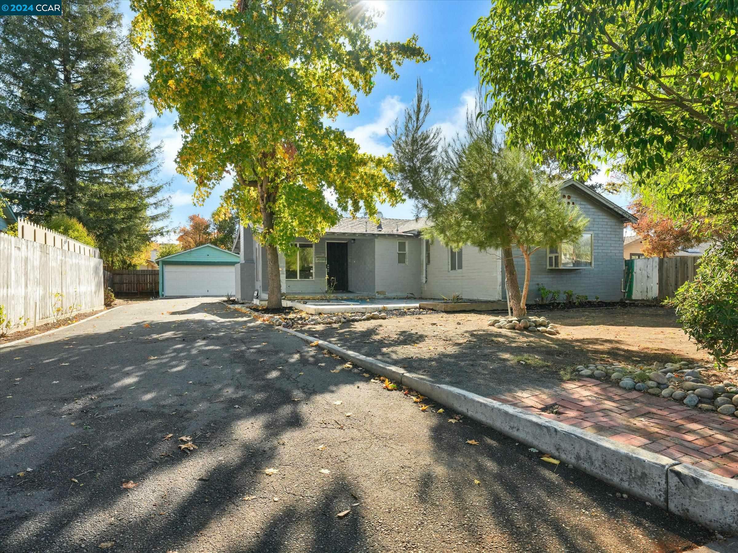 1880 Gelbke Ln  Concord CA 94520 photo