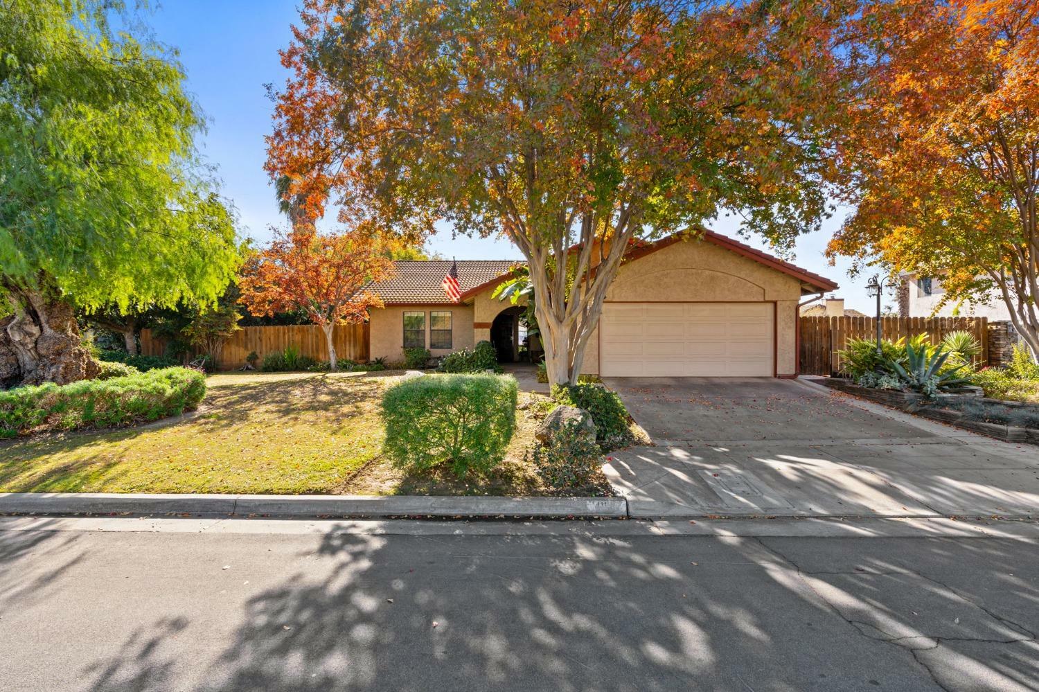 Property Photo:  4155 W Robinson Avenue  CA 93722 