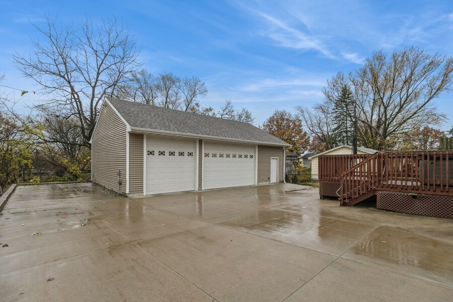 Property Photo:  4217 SE 4th Court  IA 50315 