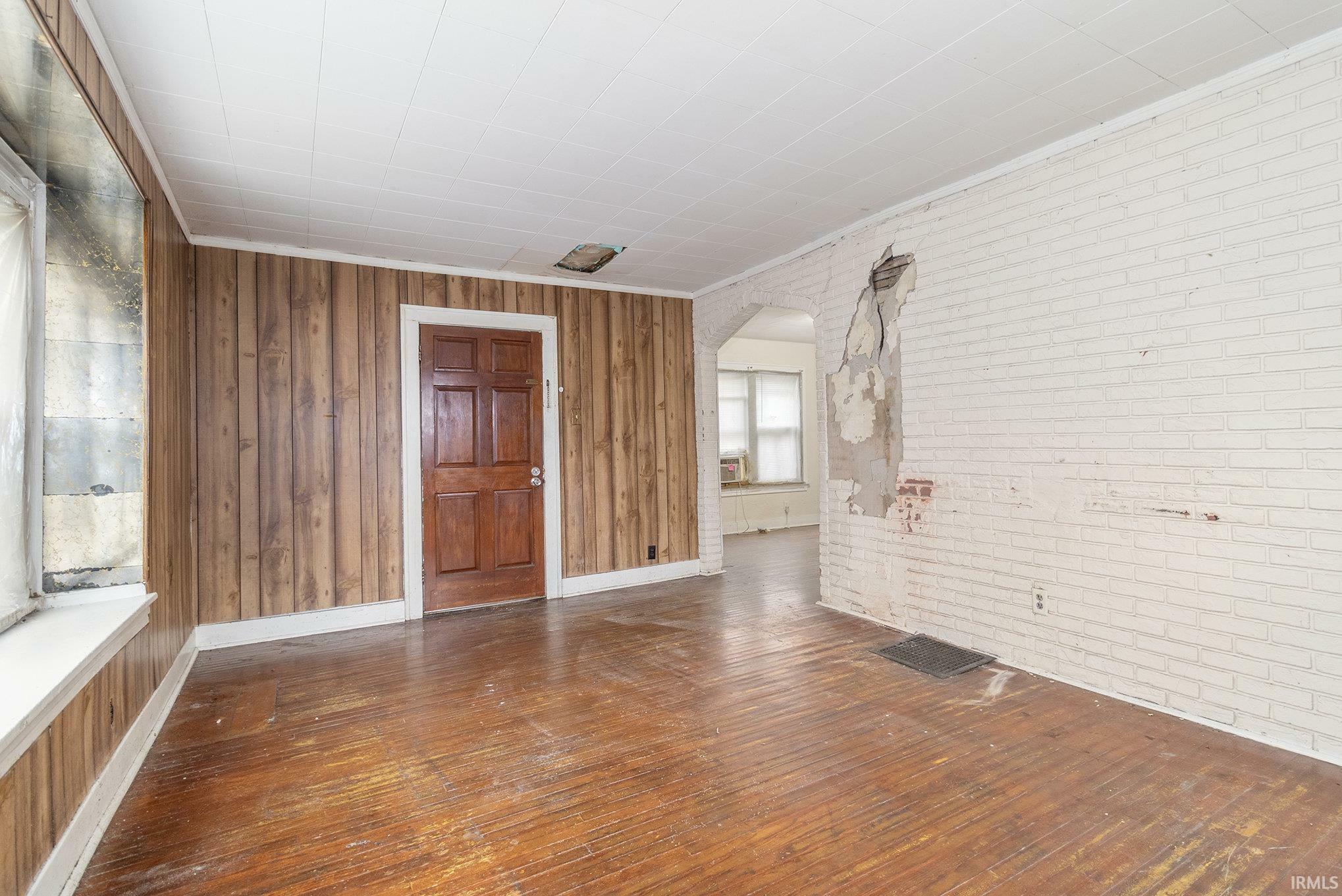 Property Photo:  1113 W Rose Street  IN 46616-1816 