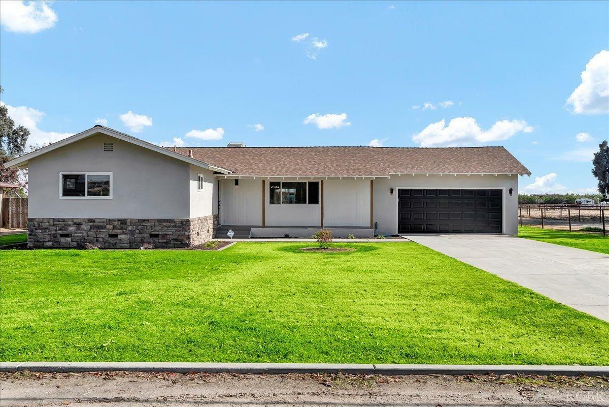 13321 18th Avenue  Lemoore CA 93245 photo