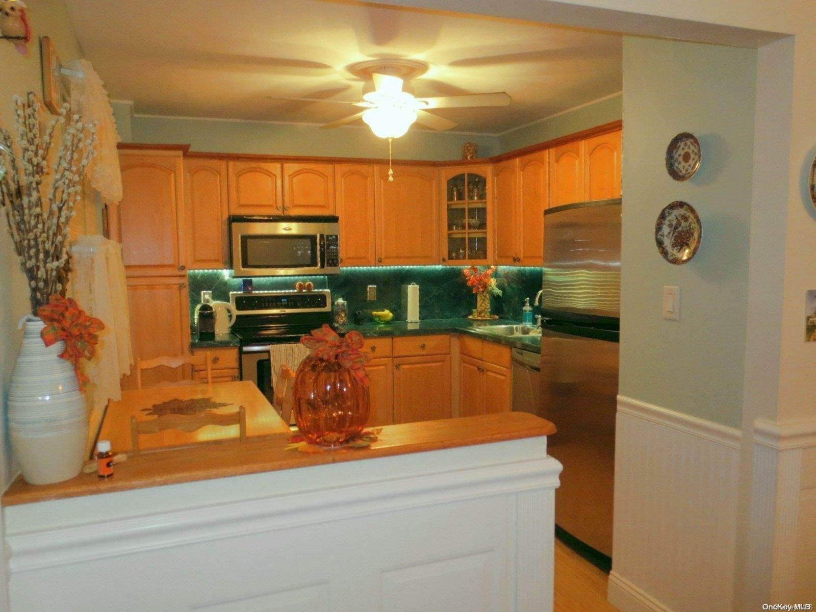 Property Photo:  26 Springwood Drive 26  NY 11703 