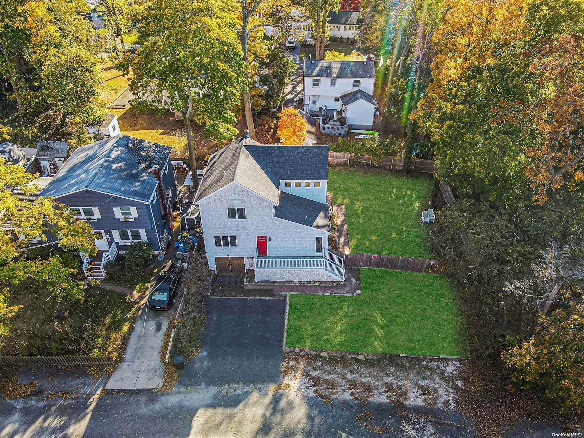 Property Photo:  6 Mastic Road  NY 11789 