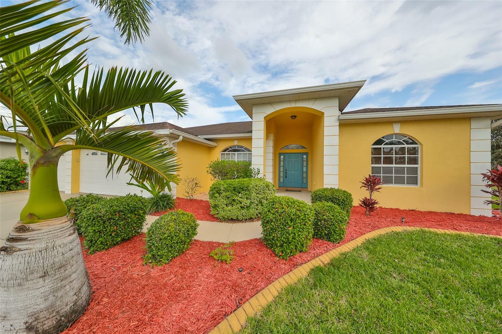 Property Photo:  3834 Milflores Drive  FL 33573 