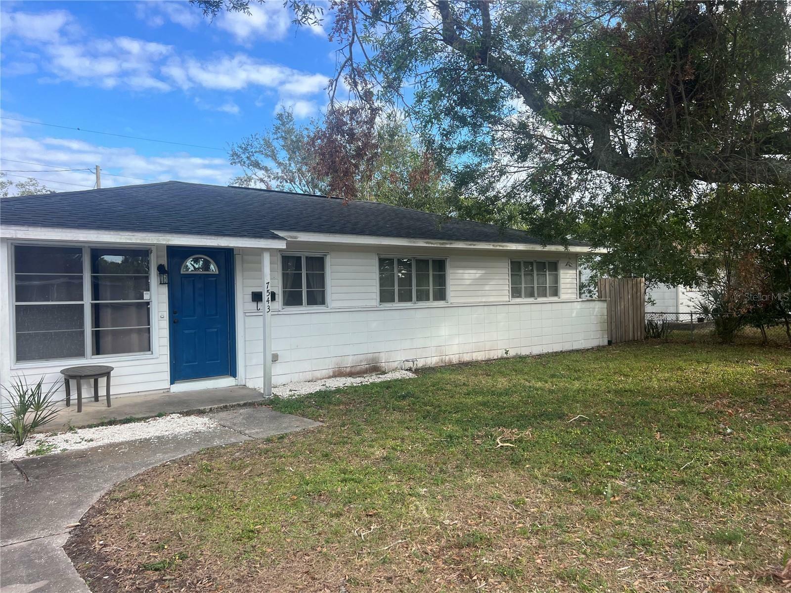 Property Photo:  7543 Meadowlawn Drive N  FL 33702 