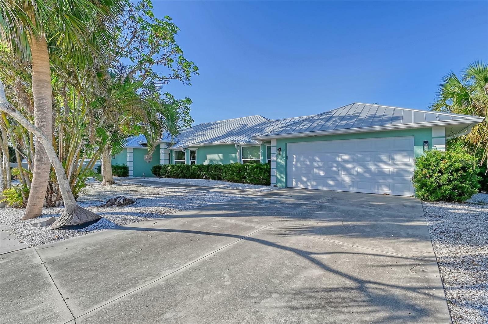 Property Photo:  518 Bayside Way  FL 34275 