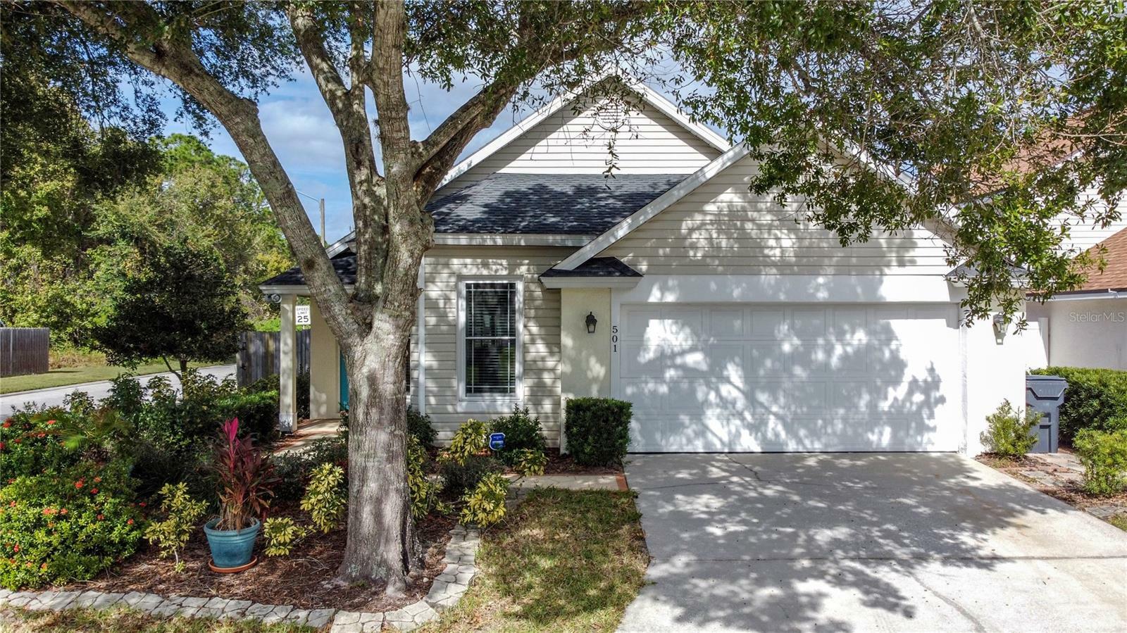 Property Photo:  501 Hollingshead Loop  FL 33896 