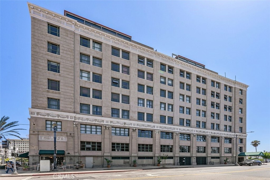 Property Photo:  100 W 5th Street 8B  CA 90802 