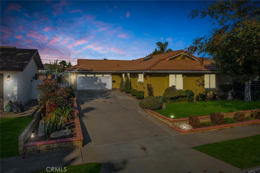 Property Photo:  8895 Swordfish Avenue  CA 92708 