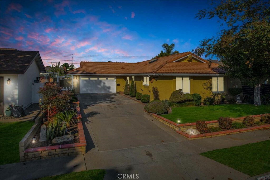 Property Photo:  8895 Swordfish Avenue  CA 92708 