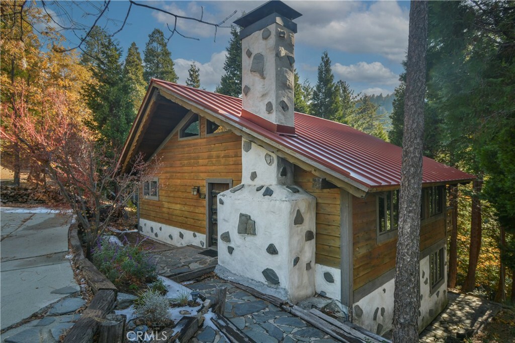Property Photo: 739 Bergschrund Drive CA 92325