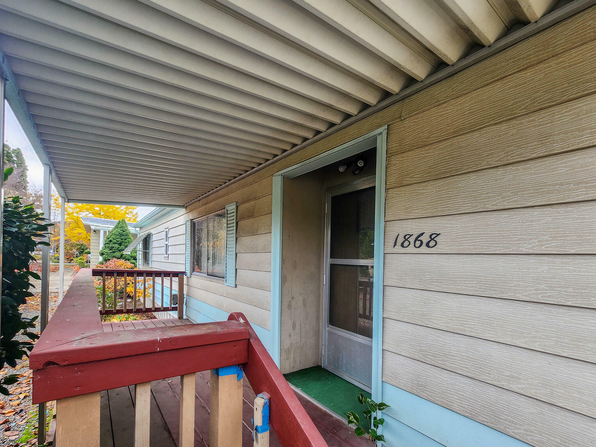 Property Photo:  1868 Parkdale Drive  OR 97526 