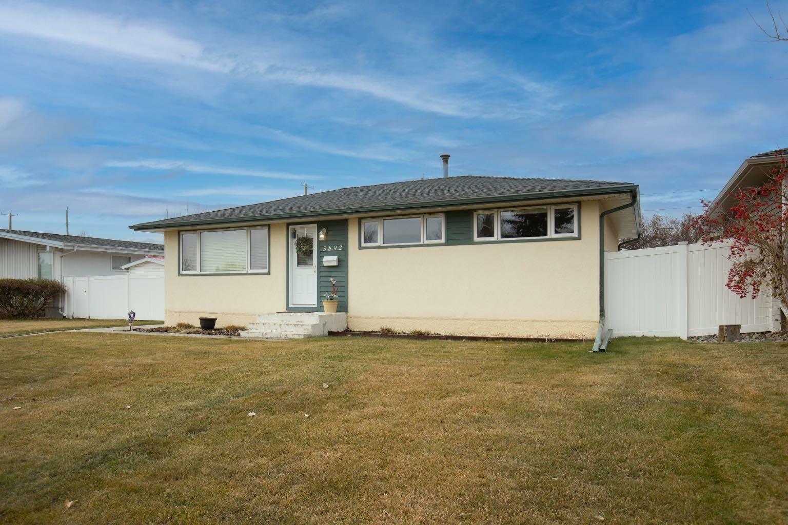 Property Photo:  5892 West Park Crescent  AB T4N 1E8 