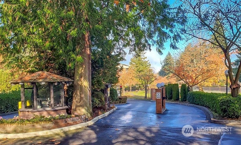 Property Photo:  10644 Glen Acres Drive S  WA 98168 