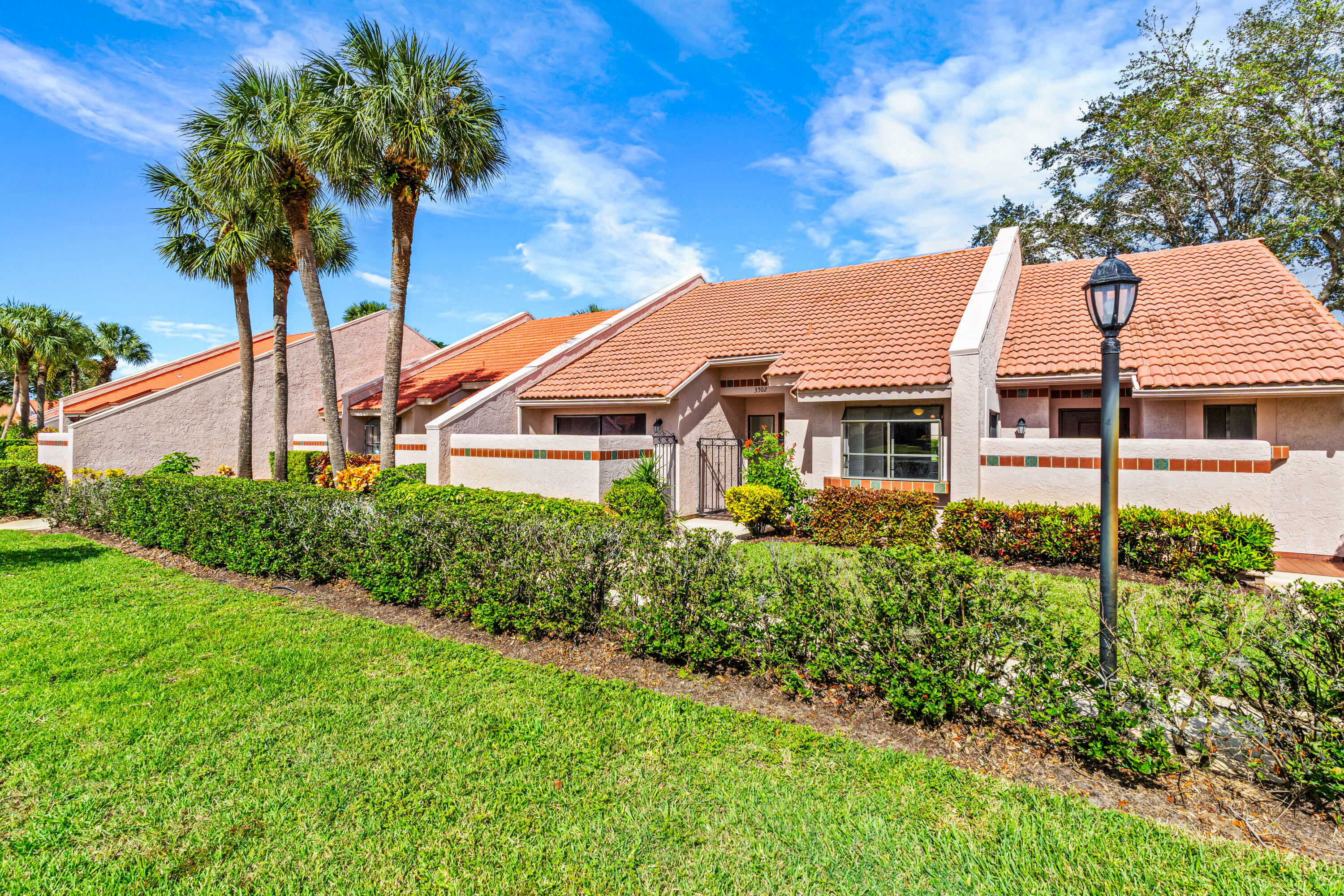 Property Photo: 3502 SE Sandpiper Circle FL 34952