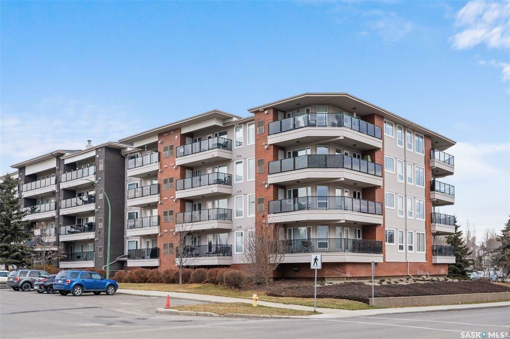 Property Photo:  102 Kingsmere Place 203  SK S7J 2K3 