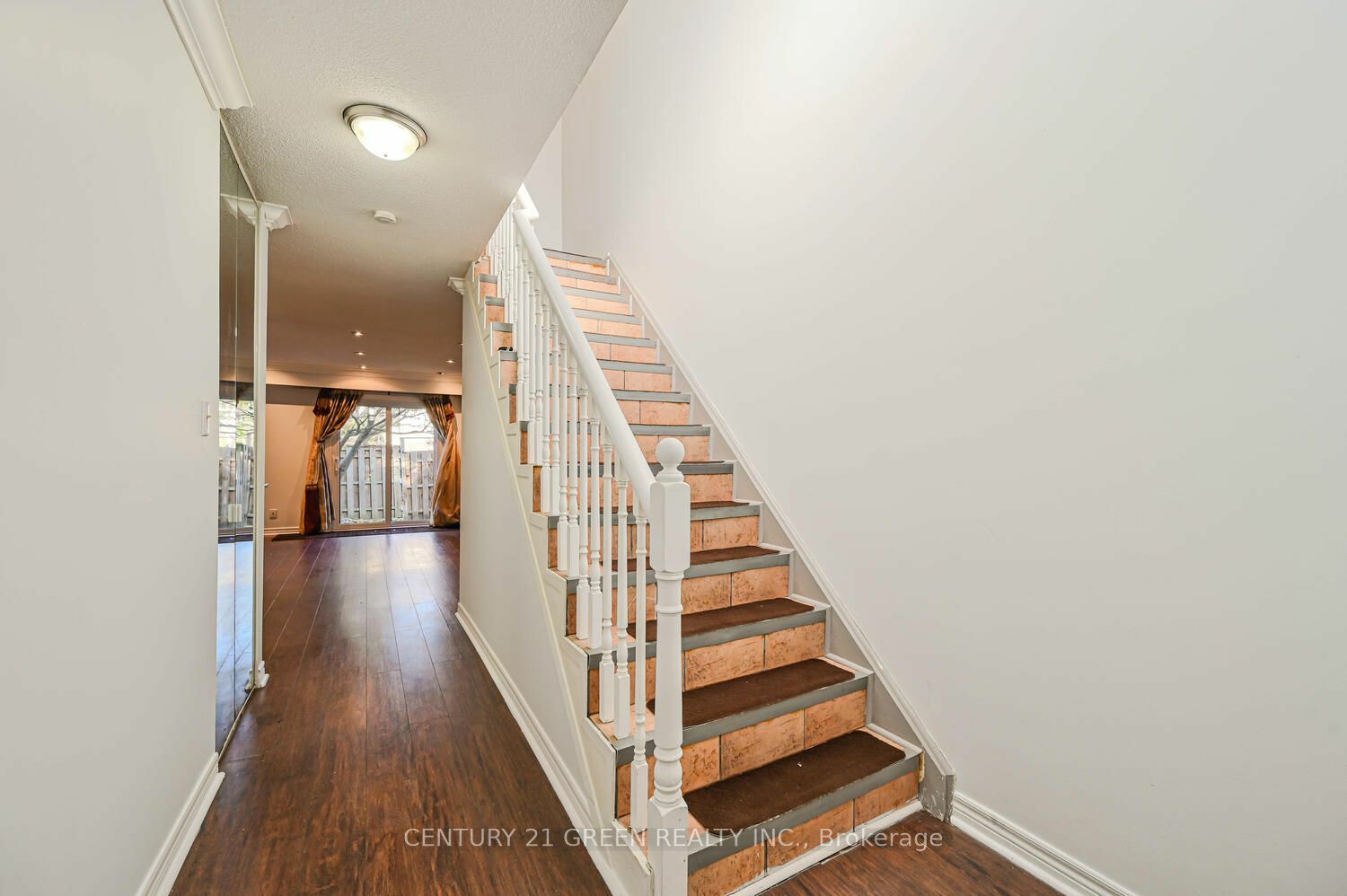 Property Photo:  97 Collins Cres 96  ON L6V 3N1 