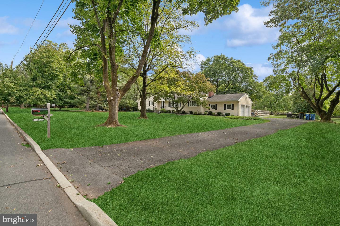 Property Photo:  102 Jamestown Road  NJ 08502 