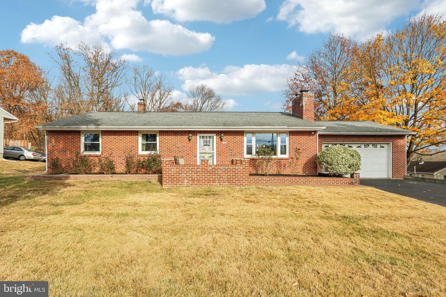 Property Photo:  4015 Greenwood Avenue  PA 19061 