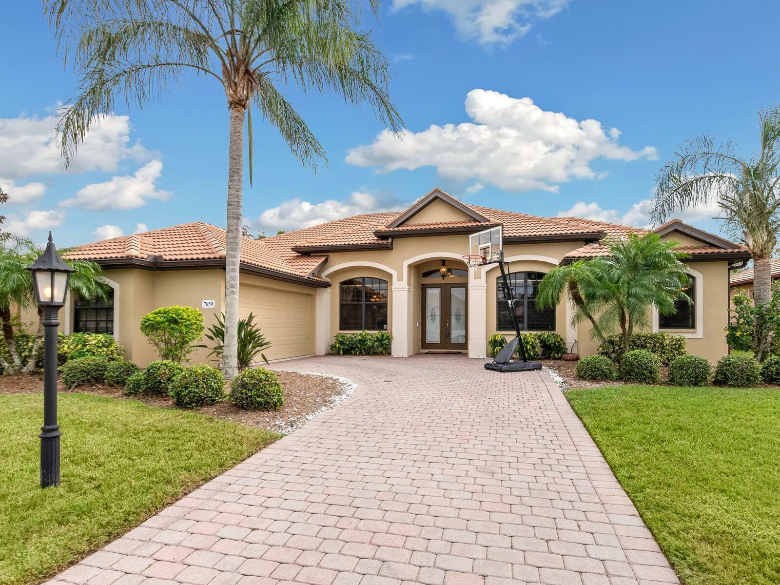 Property Photo:  7659 Trillium Boulevard  FL 34241 