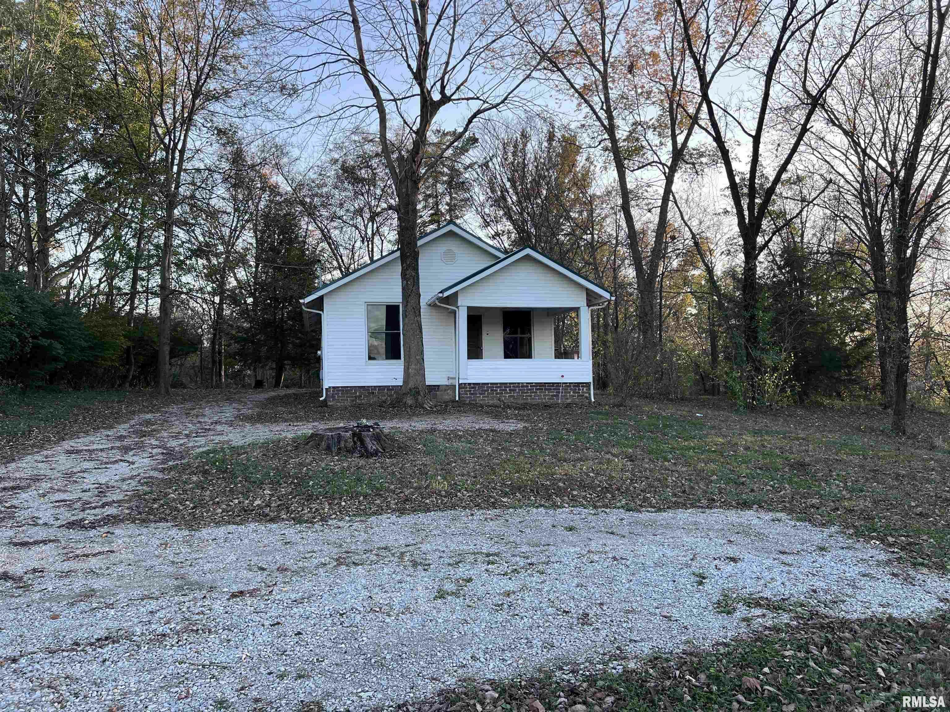 Property Photo: 1798 E Pleasant Hill Road IL 62901