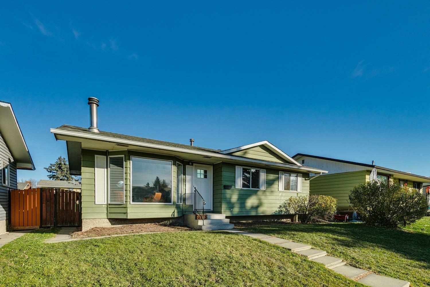 2712 Doverbrook Road SE  Calgary AB T2B 2L5 photo