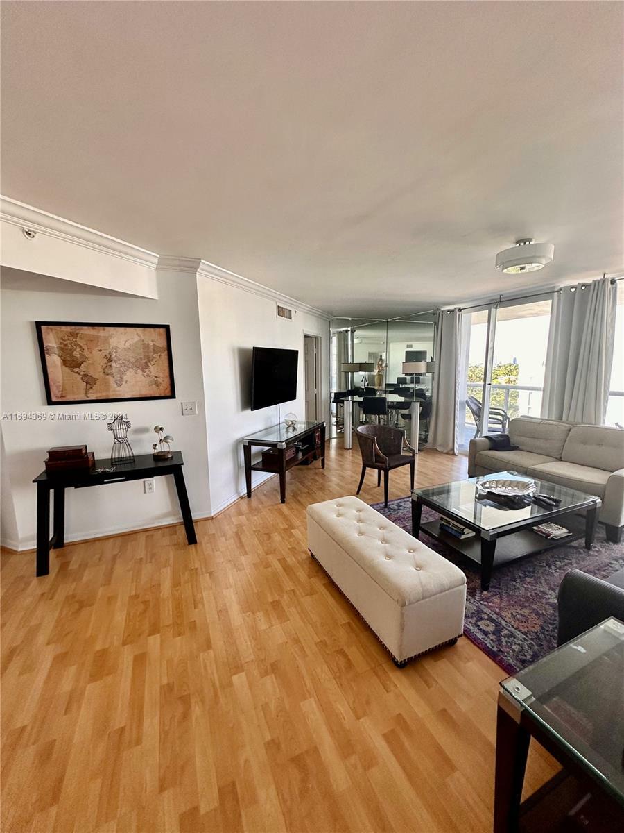 Property Photo:  6301 Collins Ave 806  FL 33141 