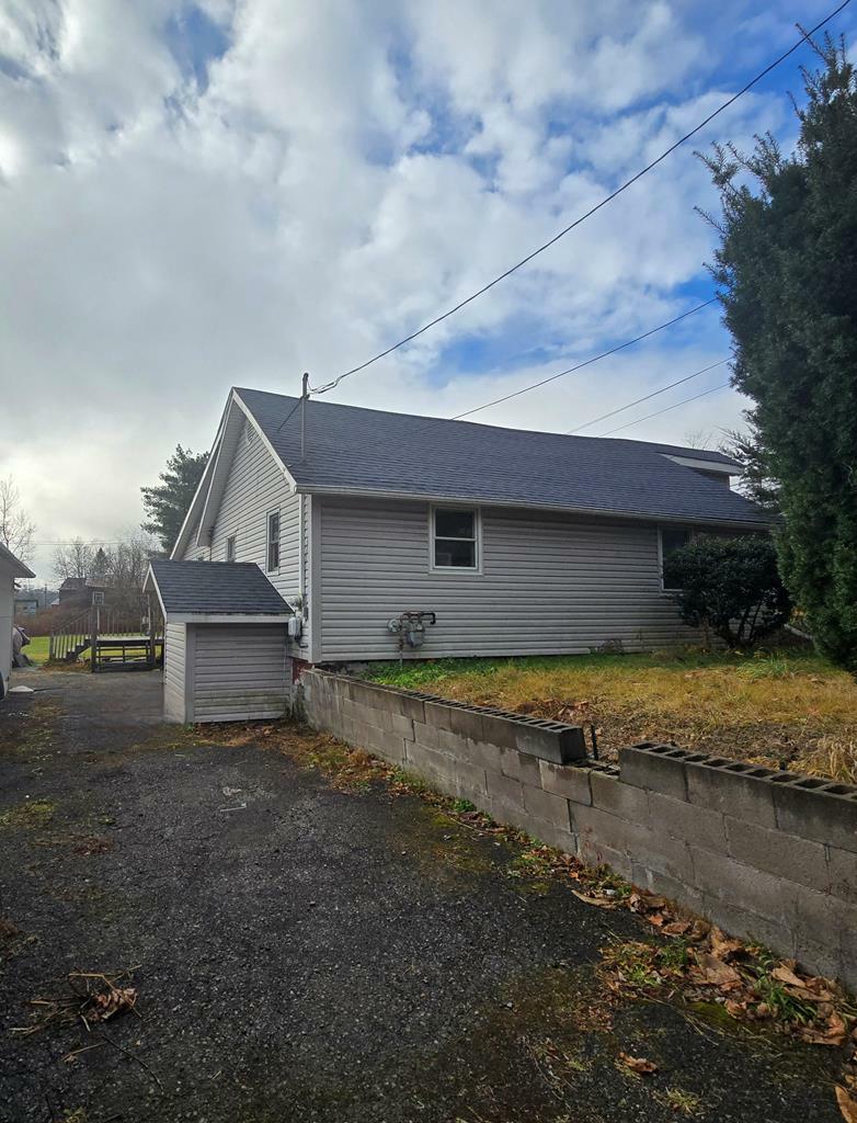 Property Photo:  98 Old Sullivanville Rd.  NY 14845 