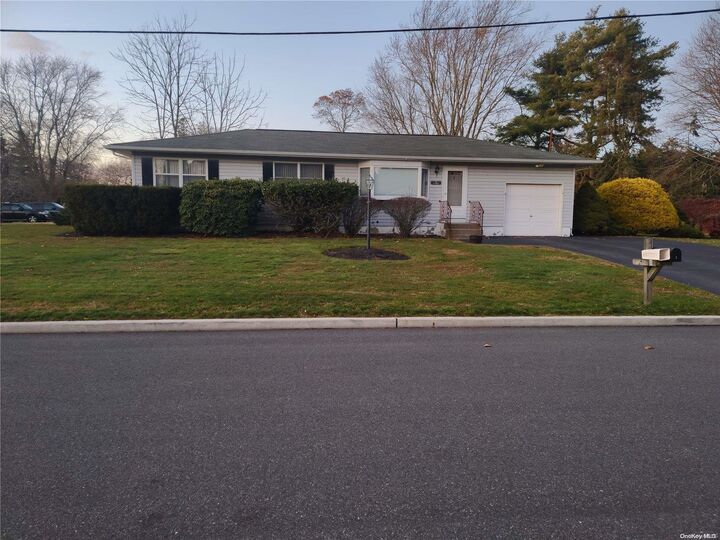 1 Roberts Lane  East Moriches NY 11940 photo