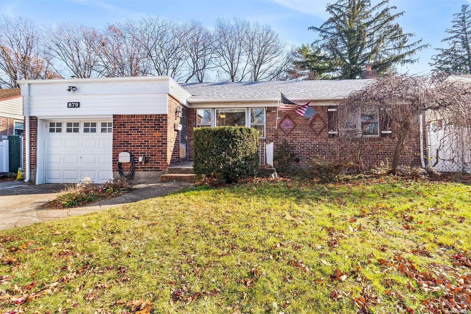 Property Photo: 879 Niagara Street NY 11003