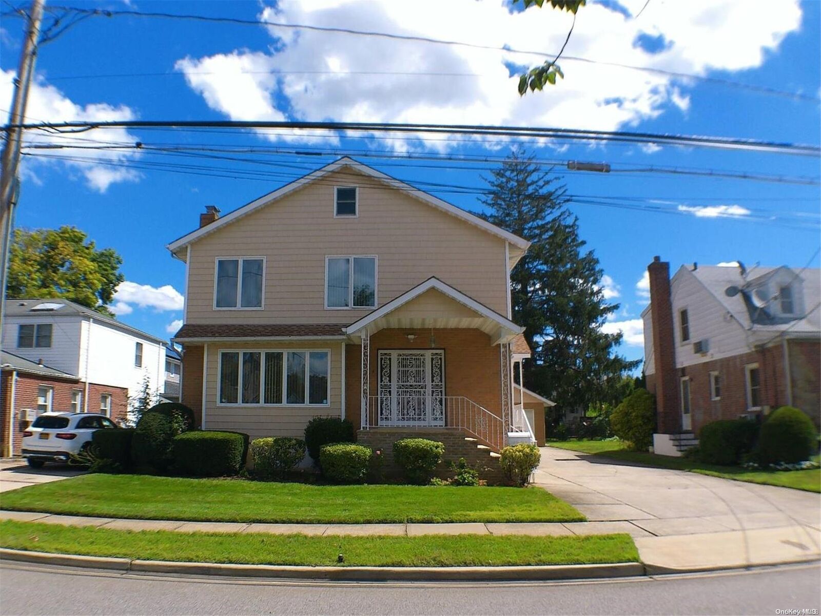 Property Photo:  154 N 6th Street  NY 11040 
