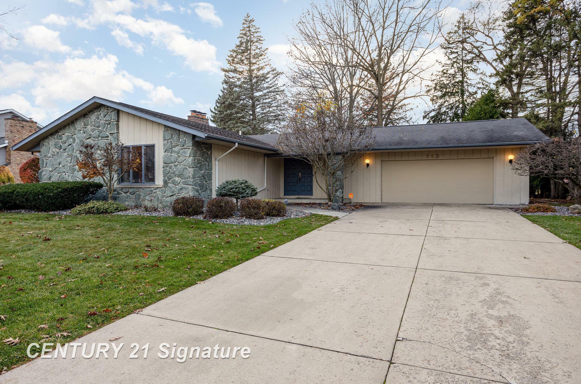 Property Photo:  263 Canterbury Drive  MI 48638 