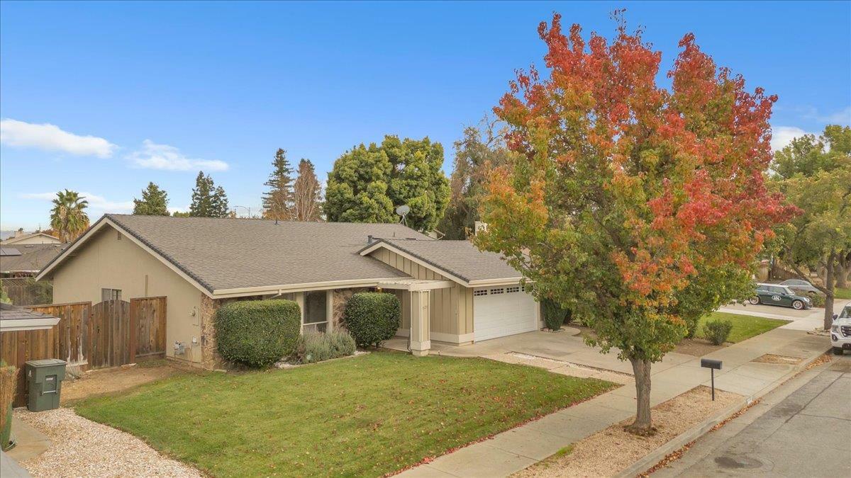 Property Photo:  7526 Laurel Drive  CA 95020 