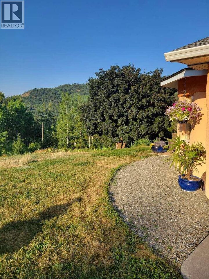Property Photo: 405 Elkhorn Street BC V0H 1J0