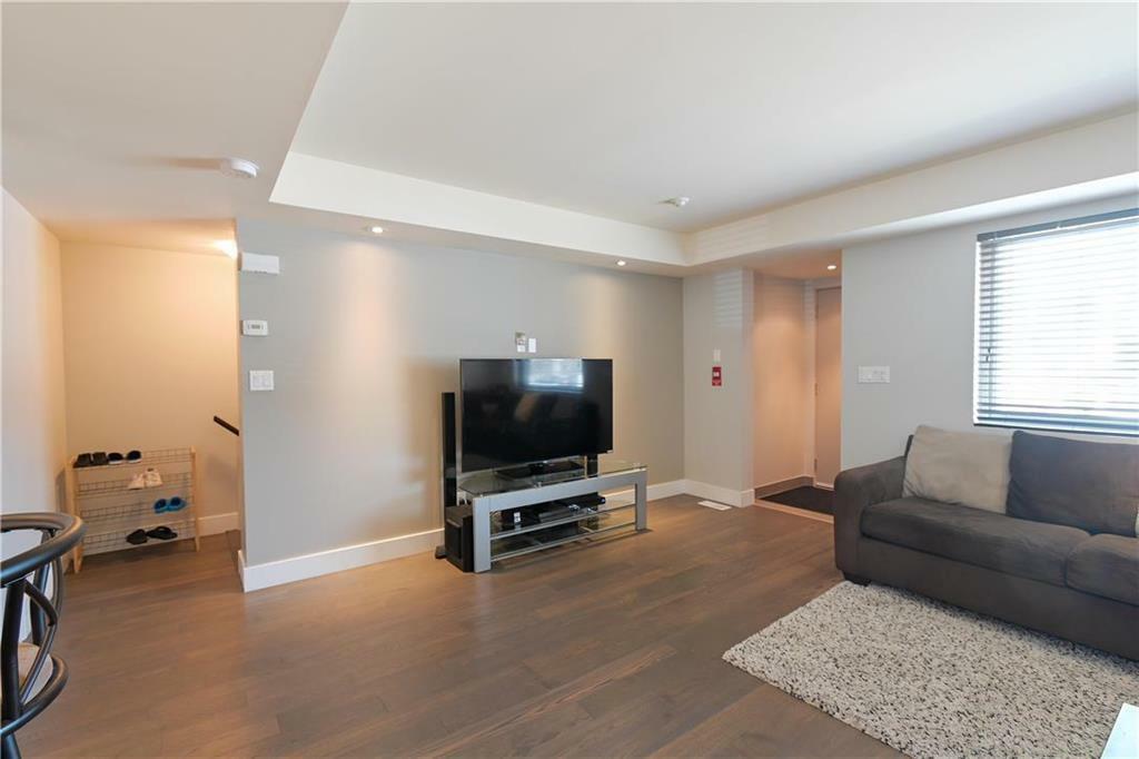 Photo de la propriété:  1240 Chamberlain Avenue  MB R2X 1E7 