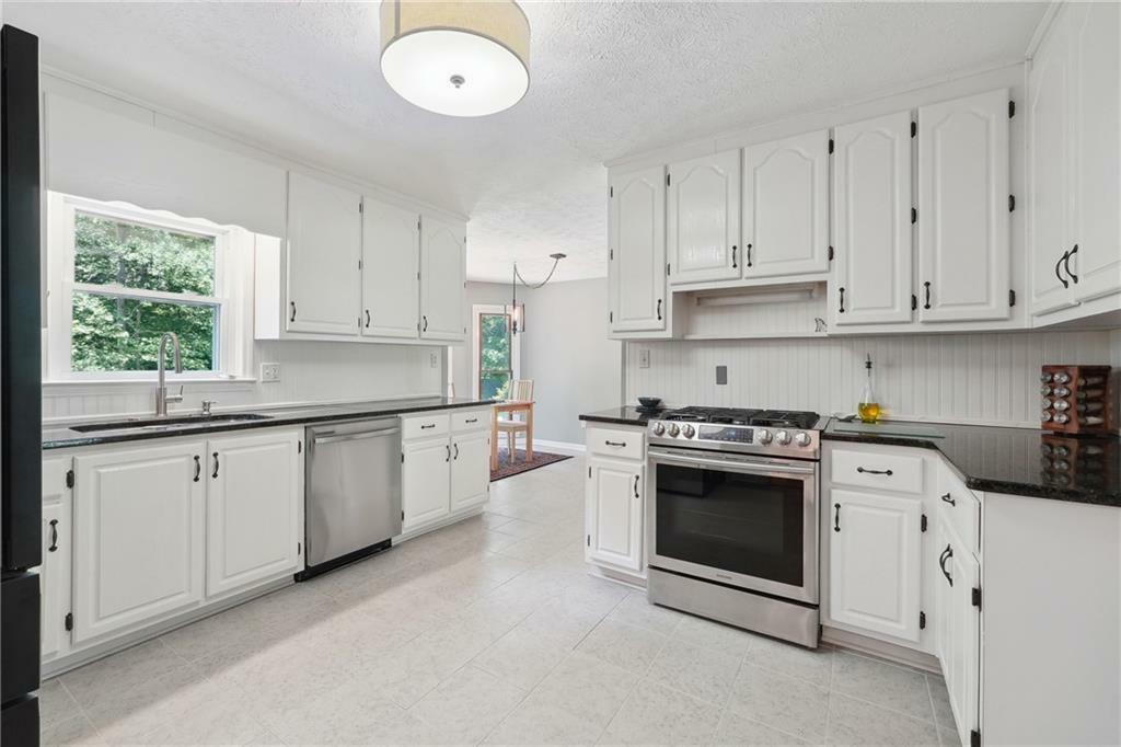 Property Photo:  355 Summerfield Drive  GA 30022 