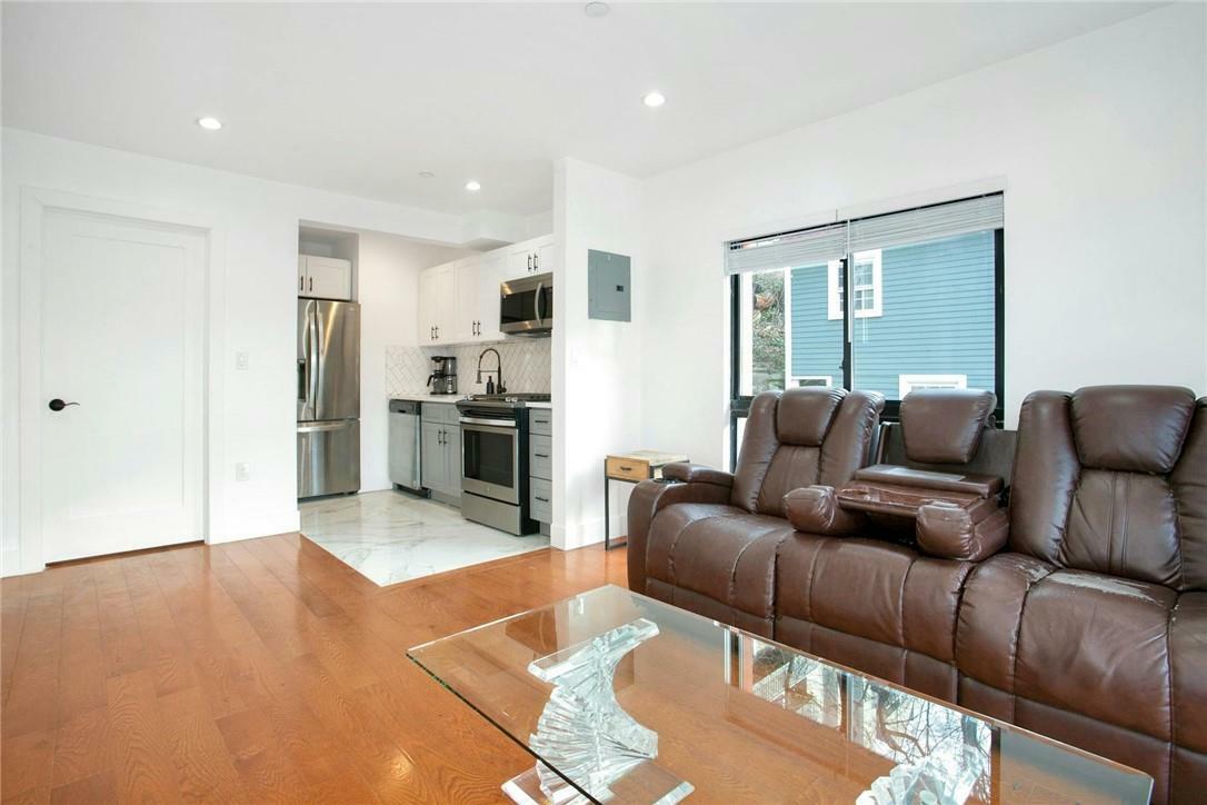 Property Photo:  16 White Street 2R  NY 10591 