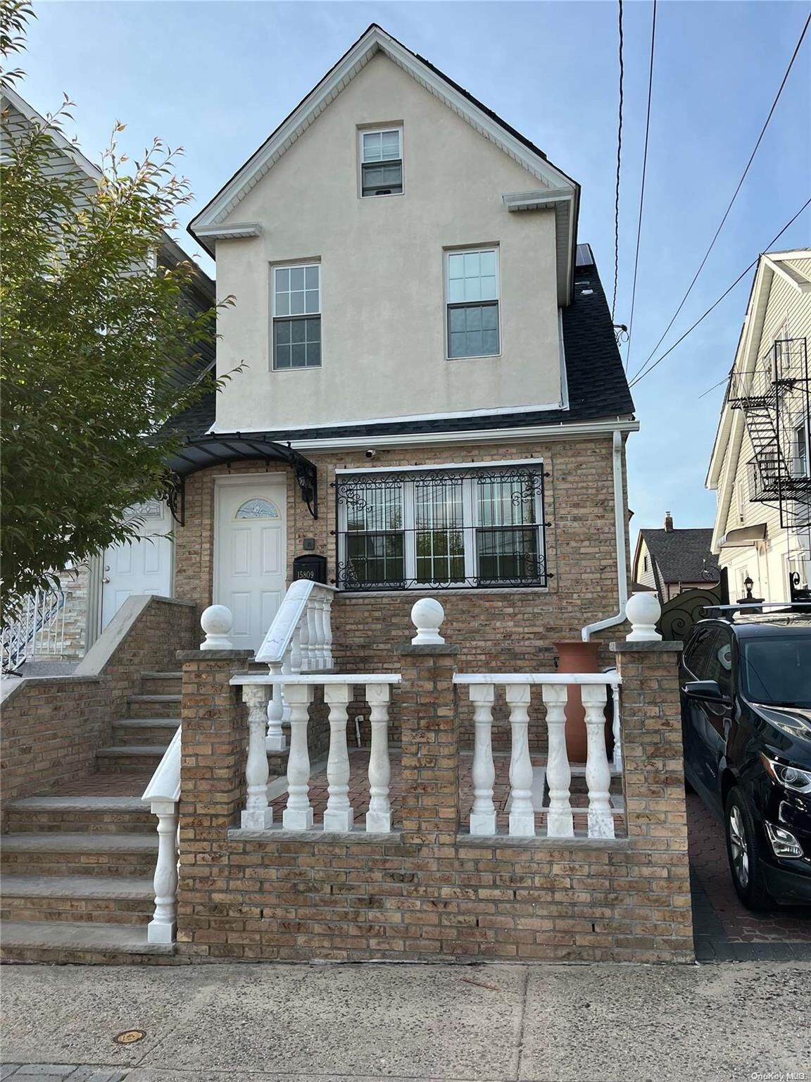 Property Photo:  158-09 84th Drive  NY 11432 