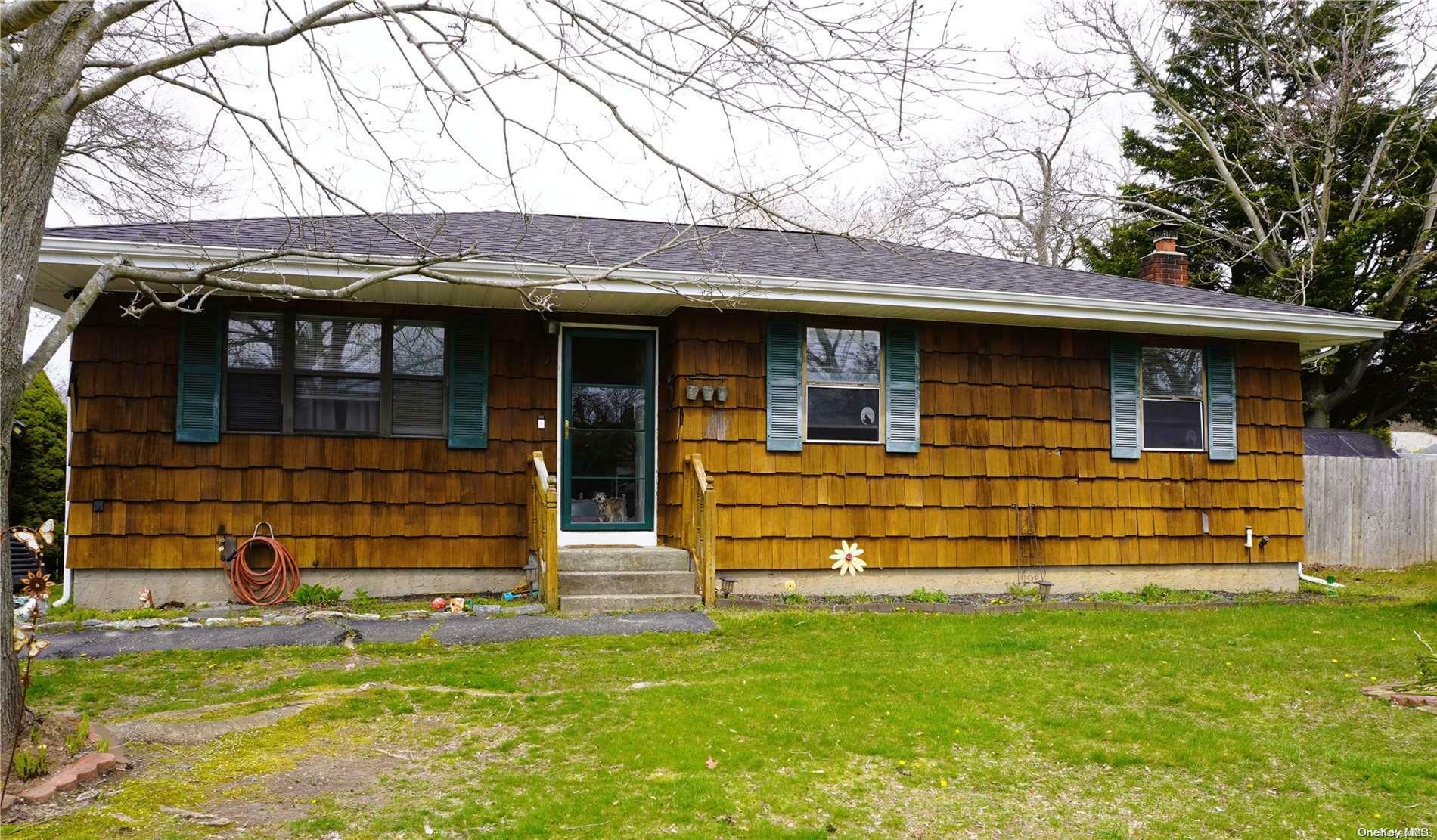 Property Photo:  7 Fairview Street  NY 11950 