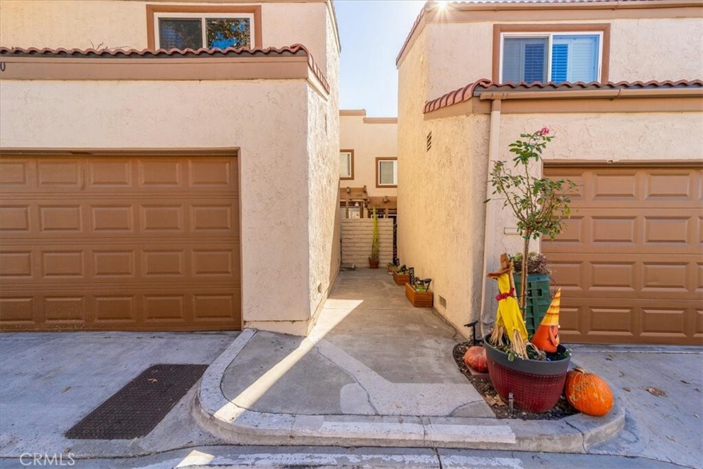 Property Photo:  1320 Vista Grande 30  CA 92835 